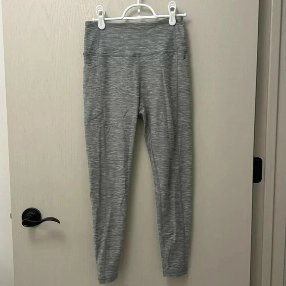 Grey Victoria's Secret Leggings with Pockets Size 6 Yoga Pants - Picture 1 of 6